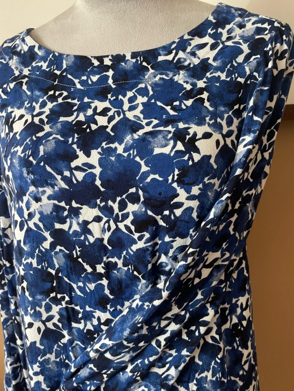 J. Crew Navy and White Floral Long Sleeve Shift Dress size small